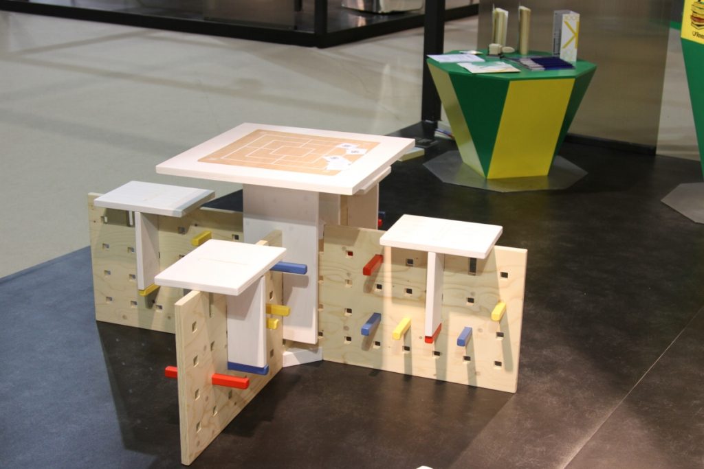 Tix Table, design: Serena Cerillo