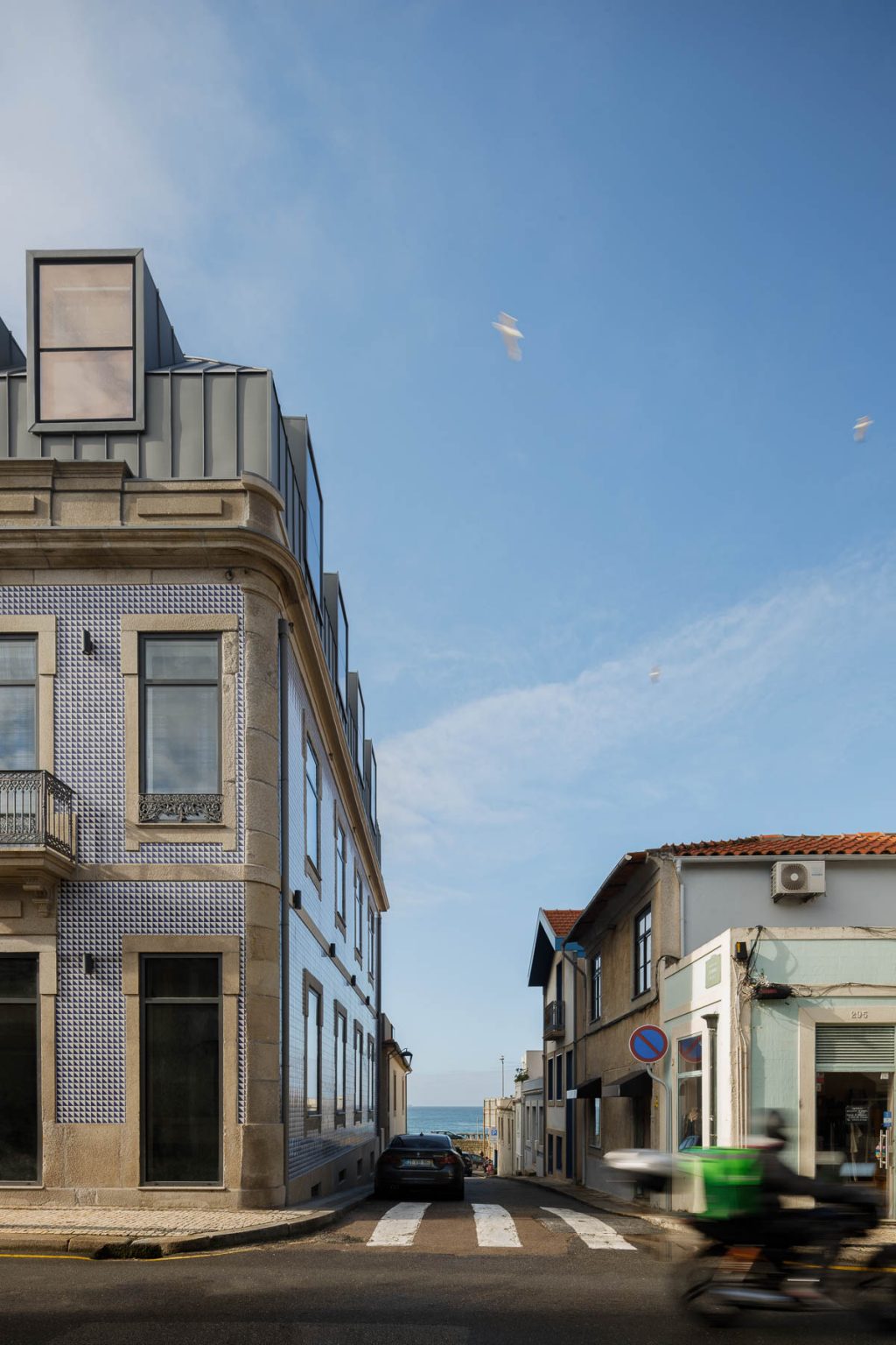 Pengubahsuaian bangunan bersejarah di Foz, Porto - As Arquitectos